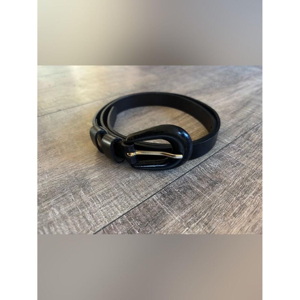 Milo’s vintage women’s size medium chunky black patent leather belt and buckle